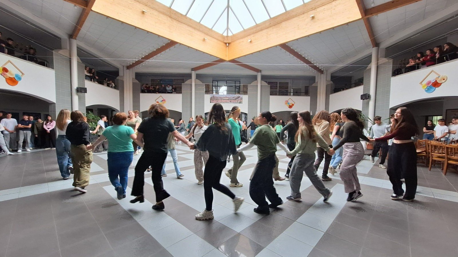 Szent Patrik-napi vidámság a Petőfi Sándor Gimnáziumban